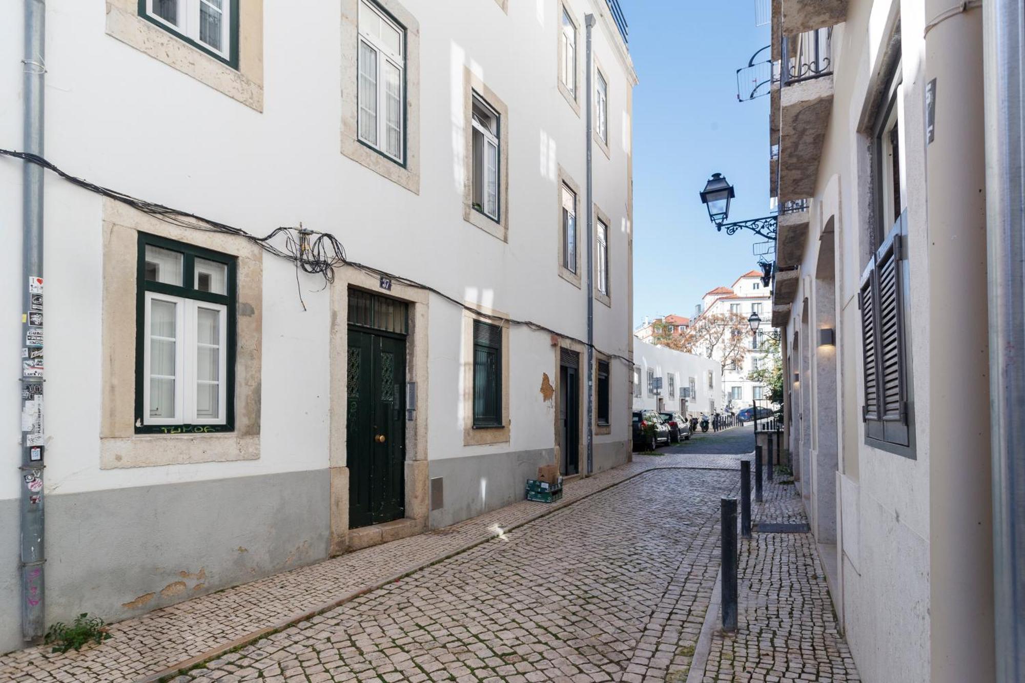 Bica Cozy Apartment Lisbona Esterno foto